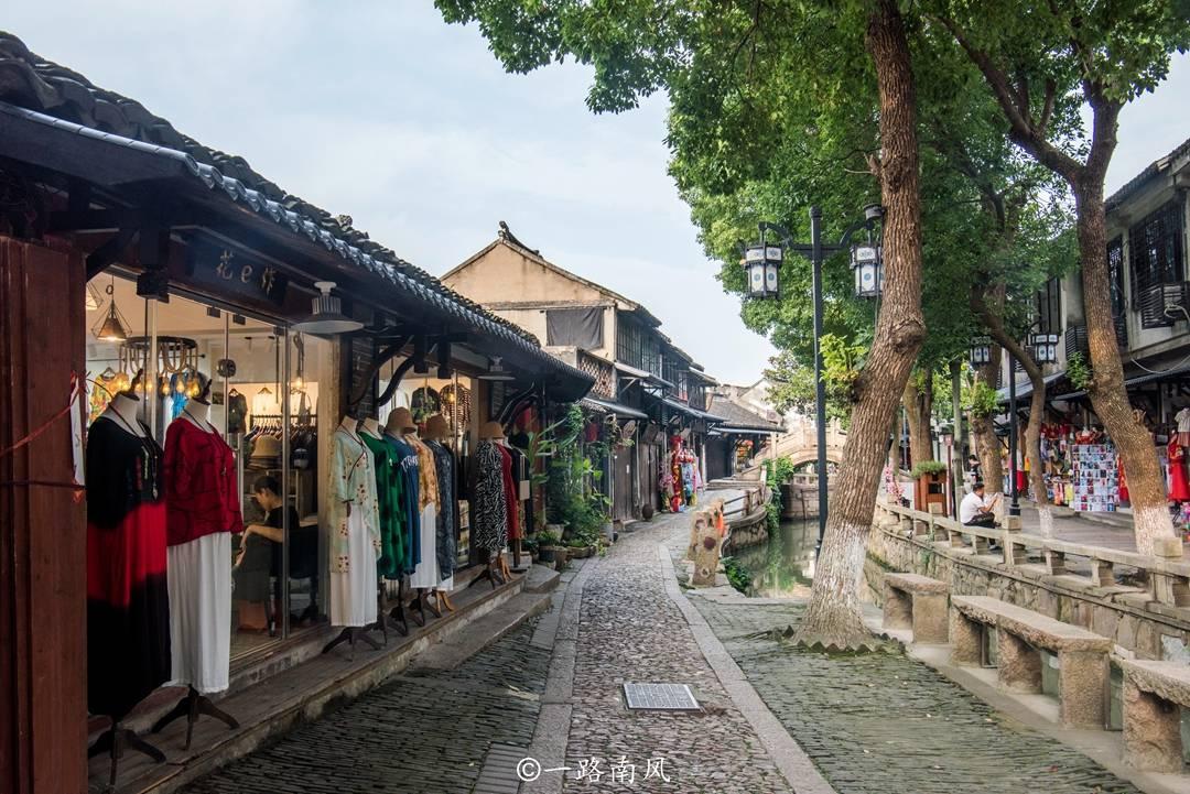 如何制作自媒体游戏画面